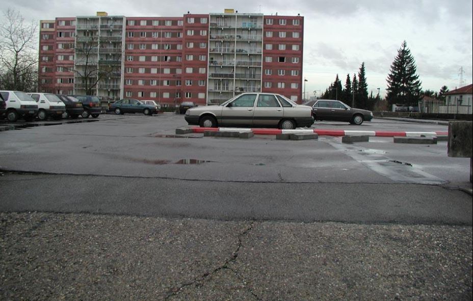 Vaulx-enVelin Otoparkı